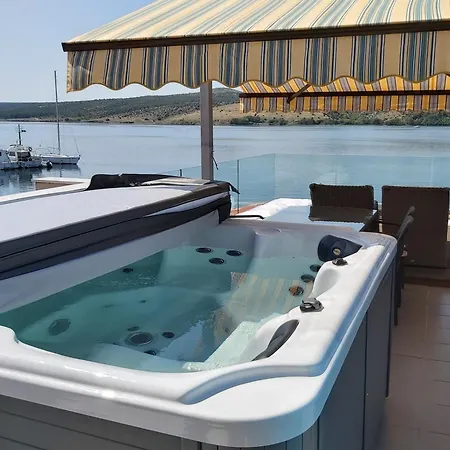 Luxury With Whirpool And Terace 50 M2 Posedarje