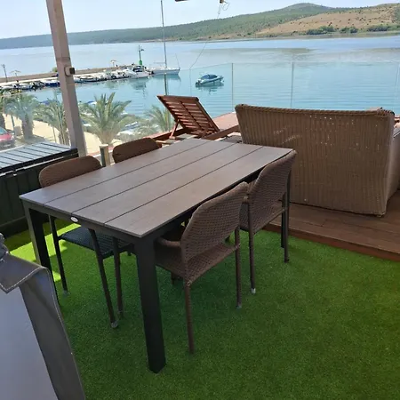 Luxury With Whirpool And Terace 50 M2 *