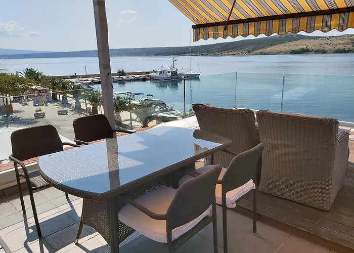 Luxury With Whirpool And Terace 50 M2 * Posedarje