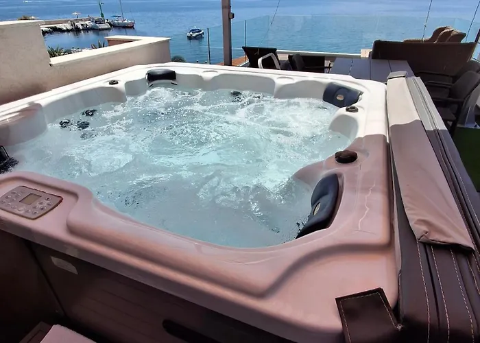 Luxury With Whirpool And Terace 50 M2 Posedarje