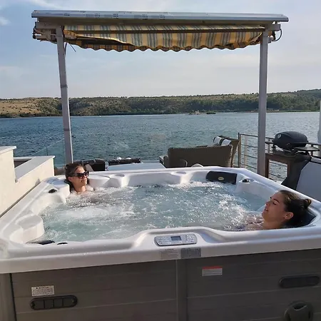 Appartamento Luxury With Whirpool And Terace 50 M2 Posedarje
