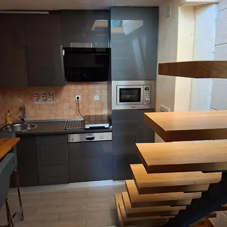 Luxury With Whirpool And Terace 50 M2 *