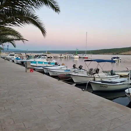 아파트 Luxury With Whirpool And Terace 50 M2