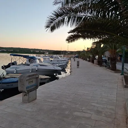 Luxury With Whirpool And Terace 50 M2 *