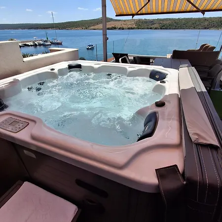 Luxury With Whirpool And Terace 50 M2 Posedarje
