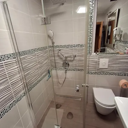 Luxury With Whirpool And Terace 50 M2 Posedarje