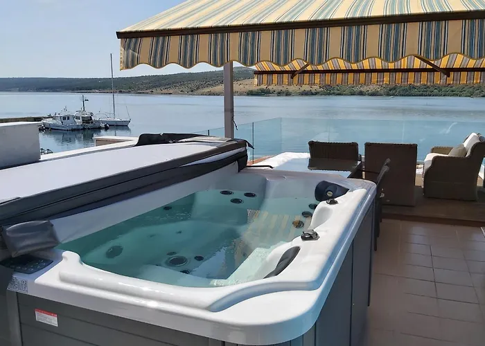 Luxury With Whirpool And Terace 50 M2 Posedarje