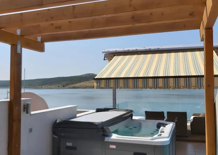 Luxury With Whirpool And Terace 50 M2 *