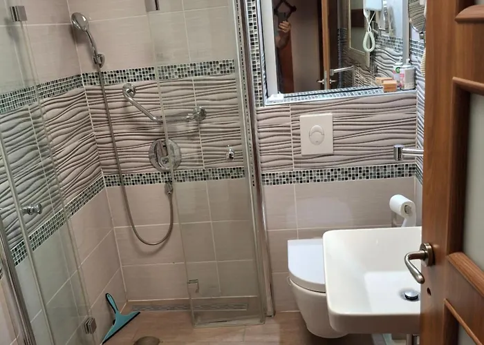 아파트 Luxury With Whirpool And Terace 50 M2