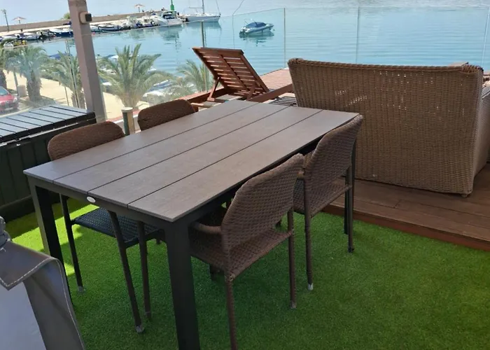 Luxury With Whirpool And Terace 50 M2 *