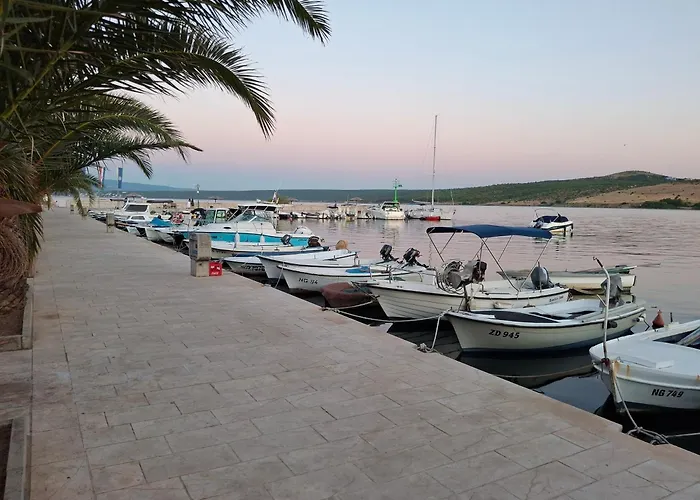 아파트 Luxury With Whirpool And Terace 50 M2