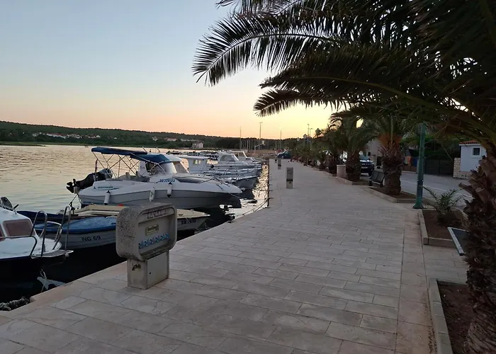 Luxury With Whirpool And Terace 50 M2 *