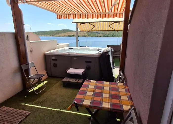 Luxury With Whirpool And Terace 50 M2 아파트 *